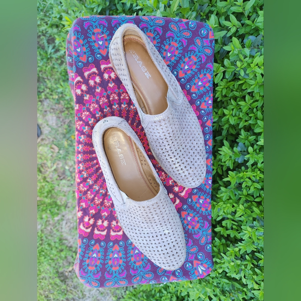 H.S. Trask Leather Metallic Perforated Slip-on Casual Comfort Shoes 8M